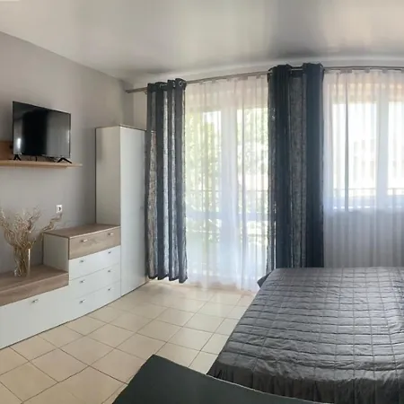 маяк Apartment *