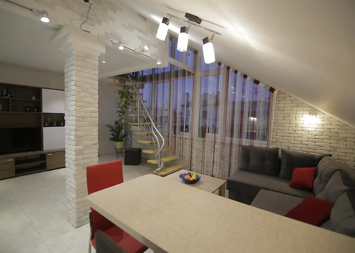 маяк Apartament *