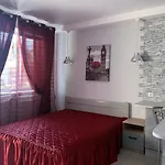 маяк Apartment *