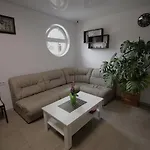 Apartment маяк *